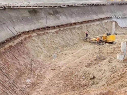 措美基坑边坡加固